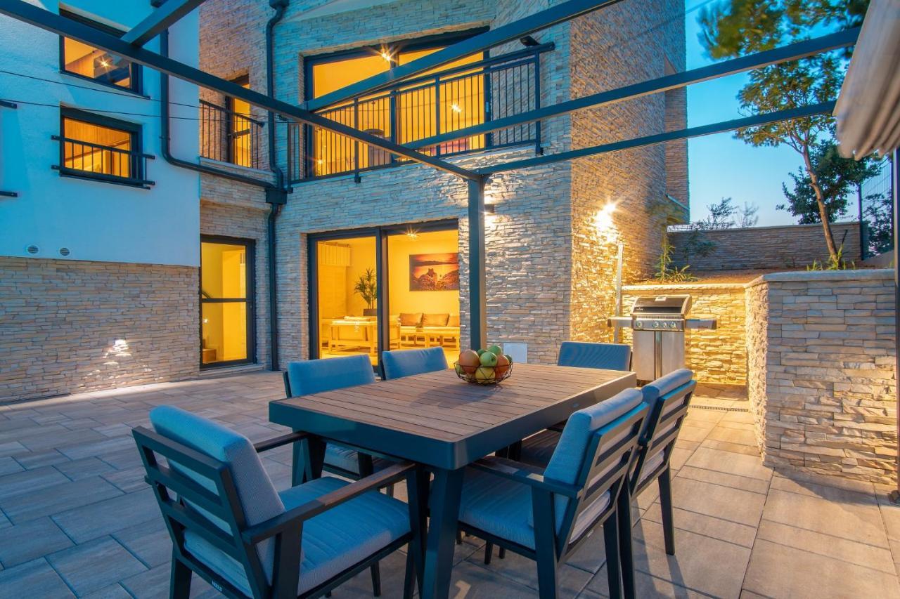 Perla Nera Heated Pool & Sauna Stan Trigraci Exterior photo